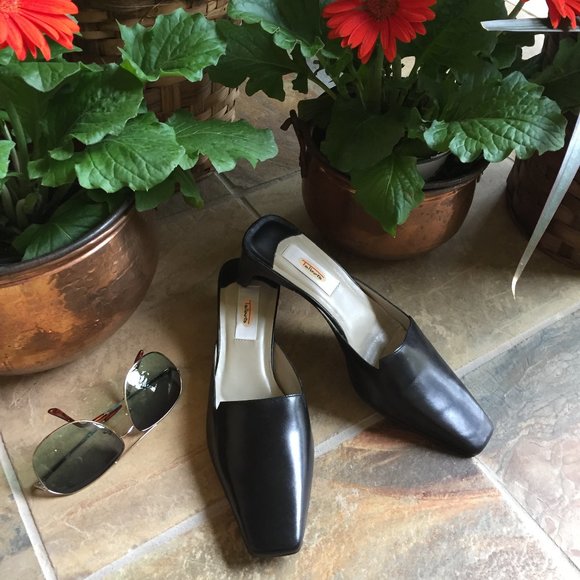 Talbot's Black Leather Dress Mule/Slide (NEW) - Picture 2 of 14